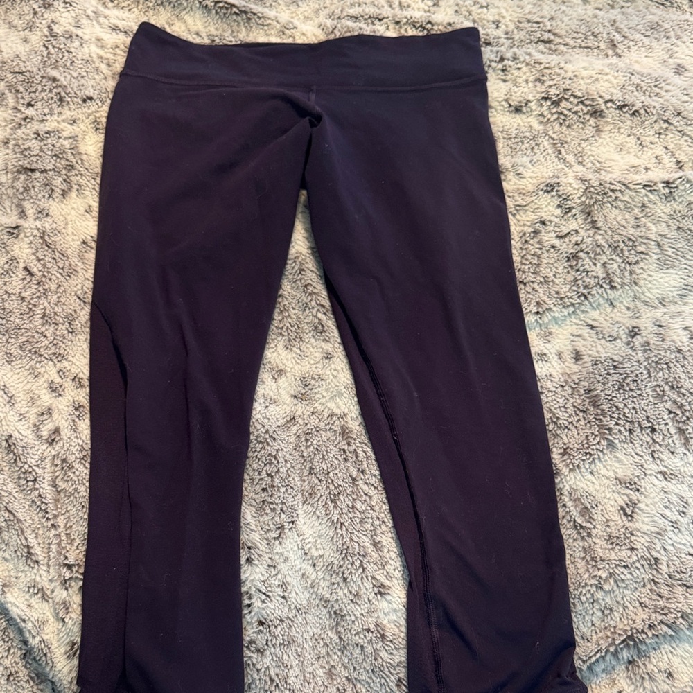 Lululemon Athletica Deep purple 3/4 Leggings with sheer panel. Size 6